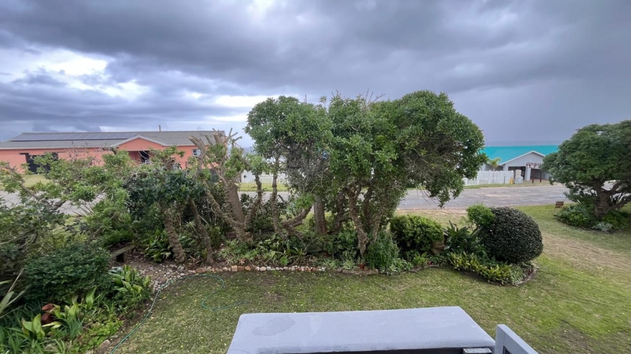 6 Bedroom Property for Sale in Oyster Bay Eastern Cape
